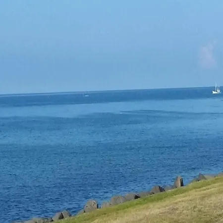 Seaside Serenity In Faldsled-by Traum